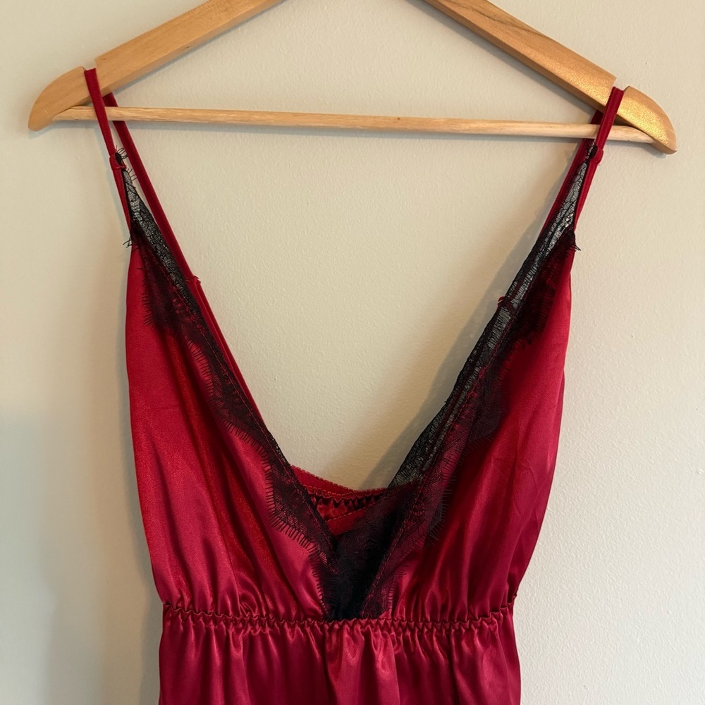 Red and Black Lace Chemise - Picture 3 of 9